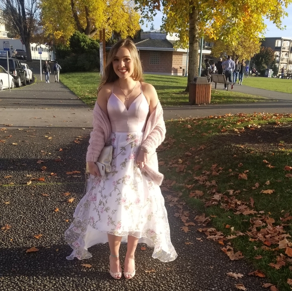 Meet your Posher, Stephanie - Picture 7 of 16